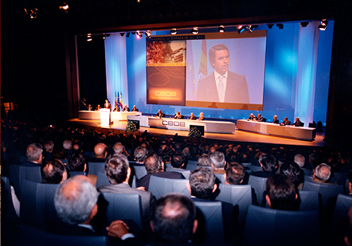 José María Aznar, presidente del Gobierno, inteviene en la "Conferencia Empresarial 2000: Nuevos Tiempos, Nuevos Retos"