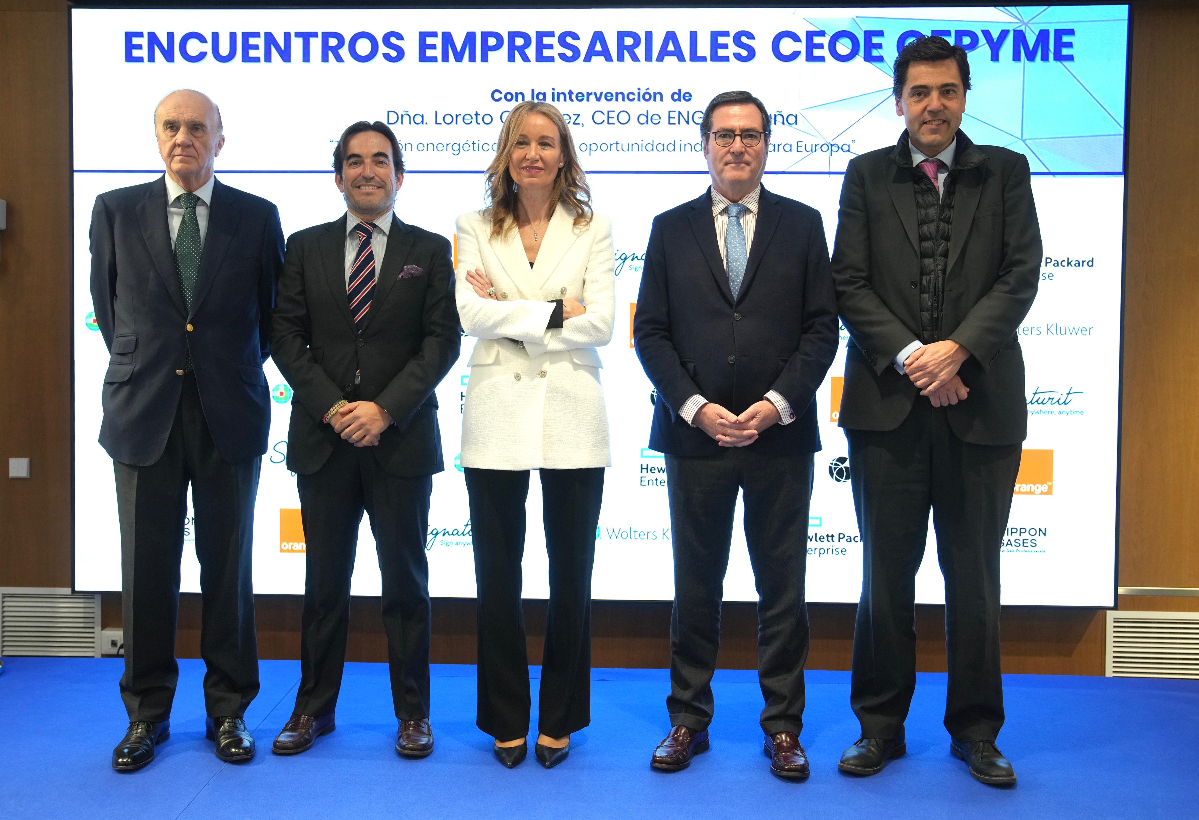 La CEO de ENGIE en España y el presidente de CEOE junto a los patrocinadores de los Encuentros Empresariales CEOE-CEPYME.