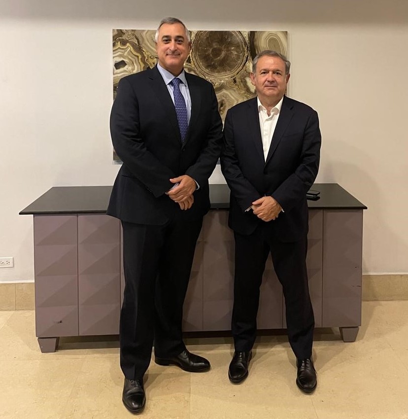El secretario de CEIB, Narciso Casado, con el presidente de CONEP, Gabriel Diez-Montilla.