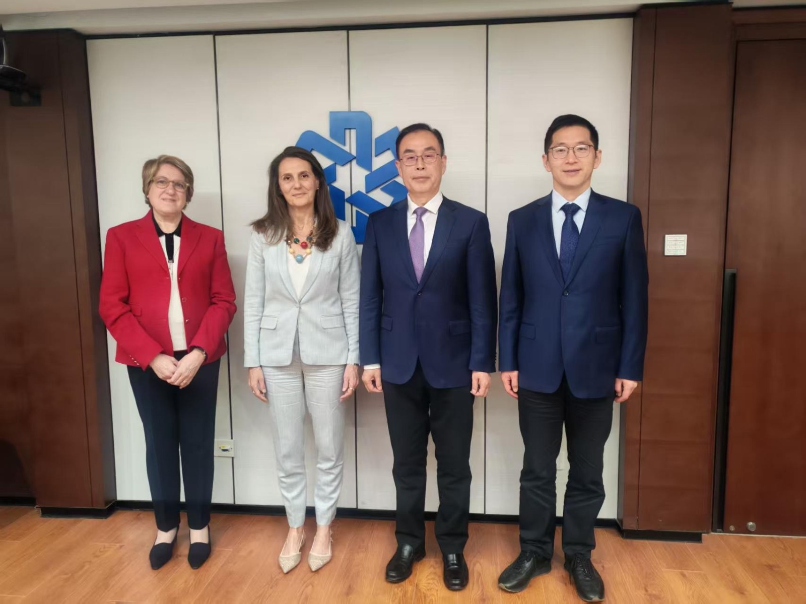 Marta Blanco en la reunión bilateral con CHINCA EN China