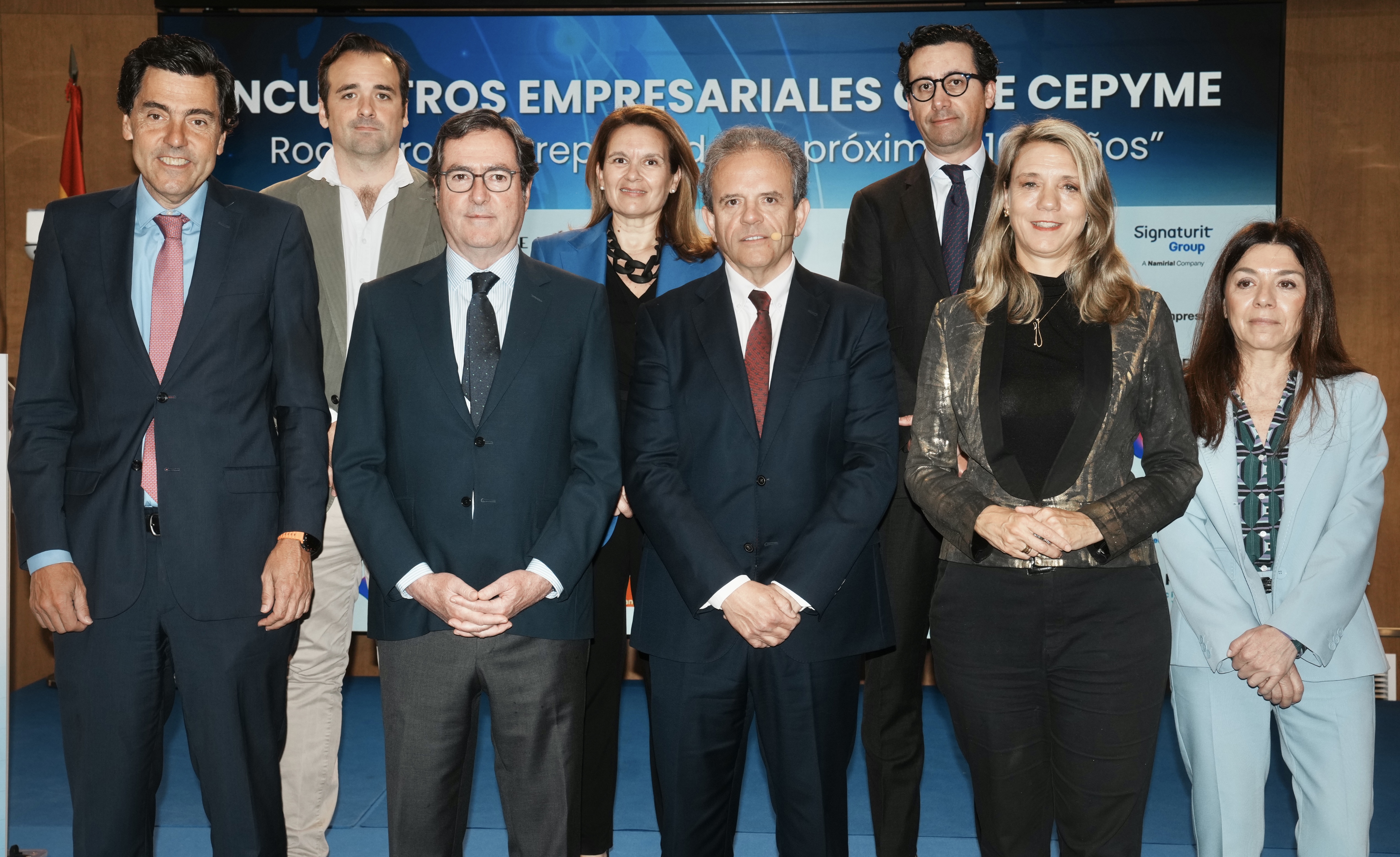 Foto de familia desayuno Roca Group