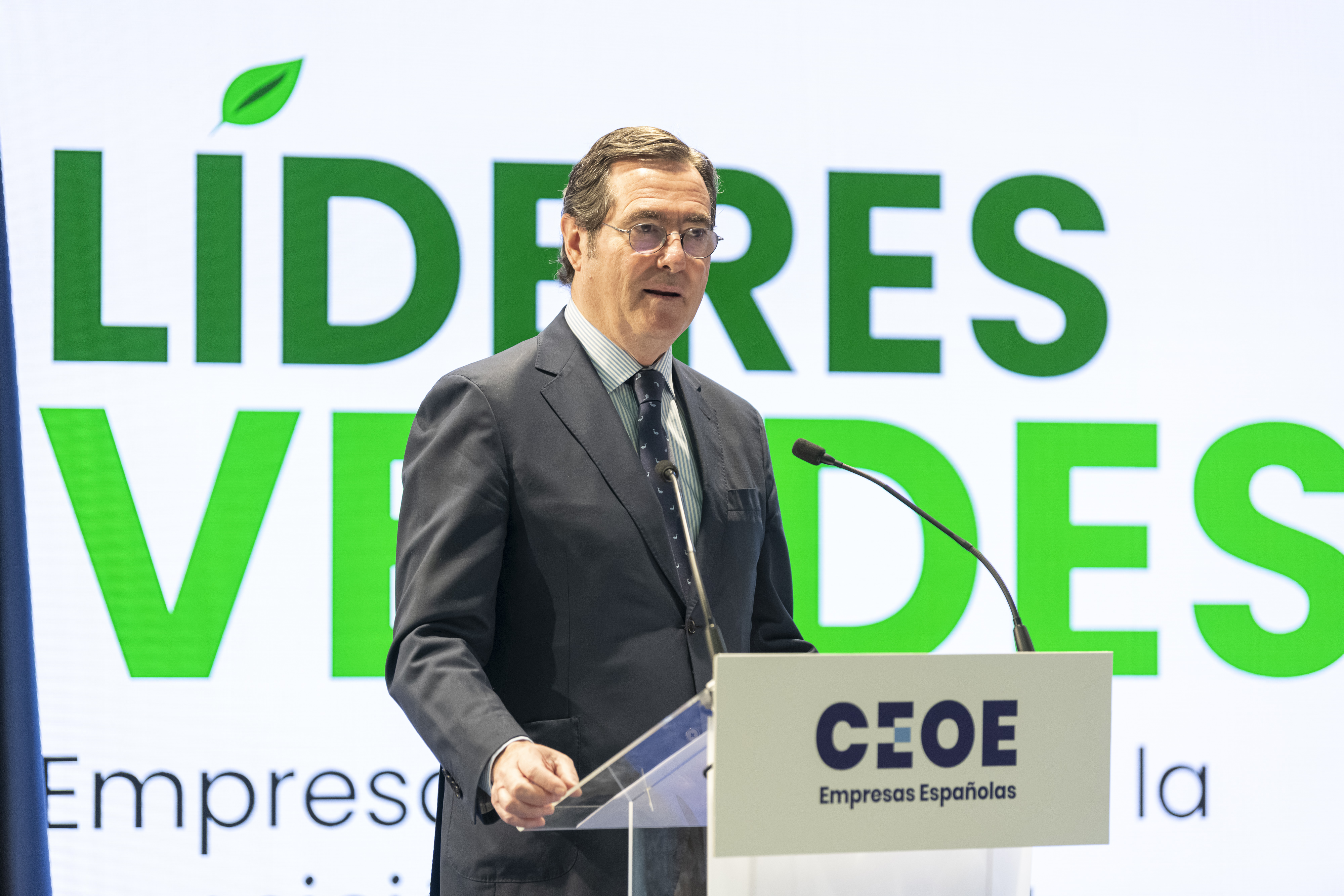 El presidente de CEOE, Antonio Garamendi, durante la apertura de la Jornada ‘Líderes Verdes’ celebrada en la sede de CEOE (Madrid).  