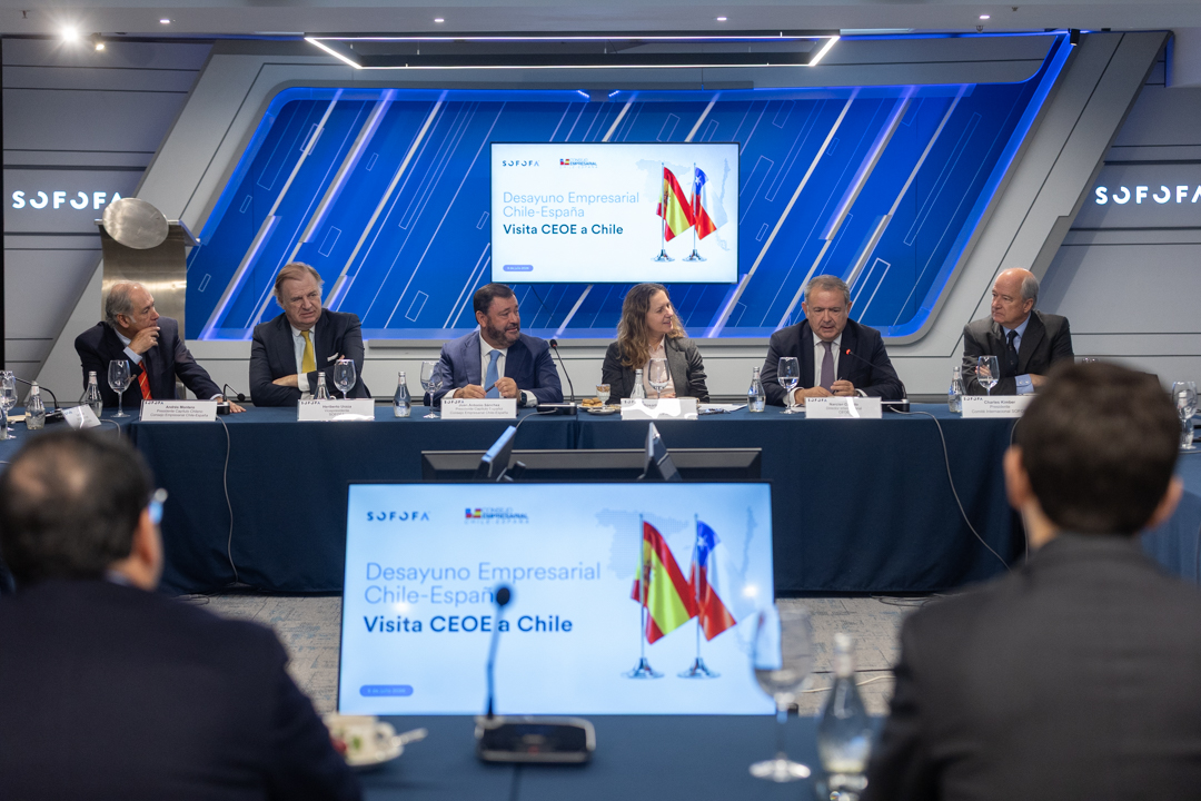 Encuentro del Consejo Empresarial Chile-España en la sede de SOFOFA, en la que participó la presidenta de la Organización, Rosario Navarro. 