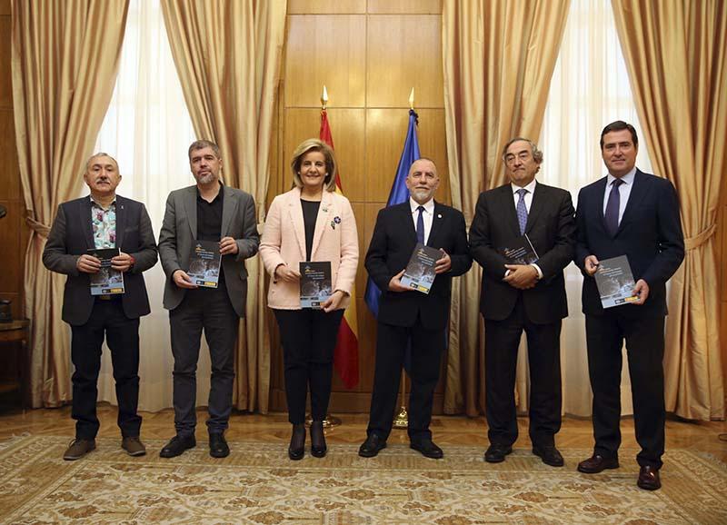 media-file-2924-noticia-presentacion-del-informe-fruto-de-la-conferencia-nacional-tripartita-el-futuro-del-trabajo-que-queremos.jpg media-file-2924-noticia-presentacion-del-informe-fruto-de-la-conferencia-nacional-tripartita-el-futuro-del-trabajo-que-queremos.jpg