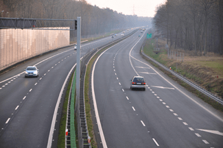 media-file-138-coches-en-la-carretera.png