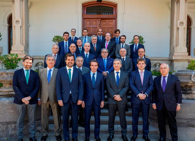 media-file-4753-el-ex-presidente-jose-maria-aznar-se-reune-con-el-consejo-empresarial-de-ceoe-aragon.jpg media-file-4753-el-ex-presidente-jose-maria-aznar-se-reune-con-el-consejo-empresarial-de-ceoe-aragon.jpg