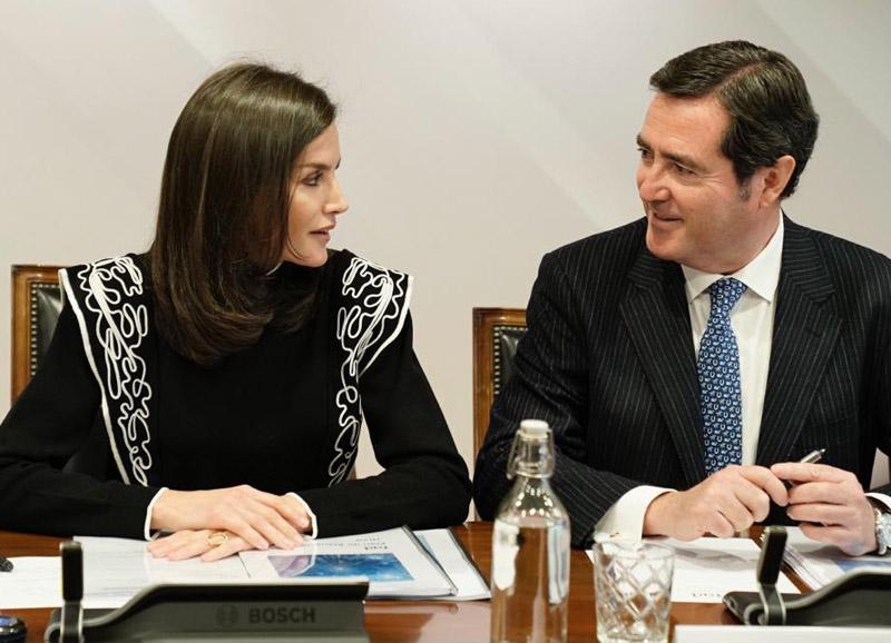 La Reina Letizia y el presidente de CEOE, Antonio Garamendi