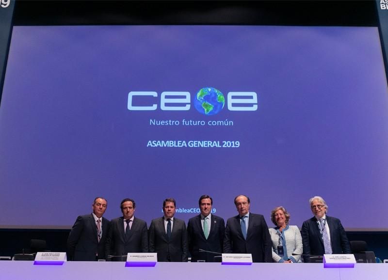 Foto presidencia evento CEOE