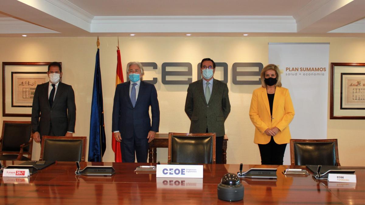 Fundación CEOE firma con Foment del Treball PLAN SUMAMOS