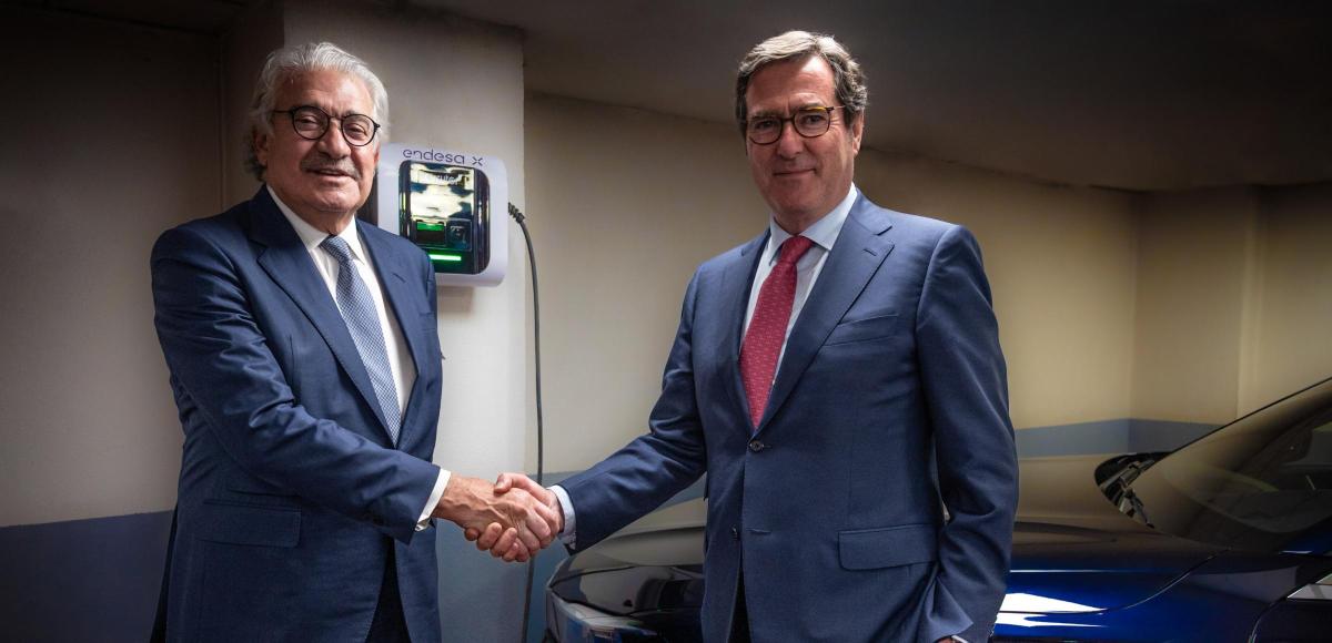 El presidente de CEOE, Antonio Garamendi, y el presidente de Endesa, José Bogas.