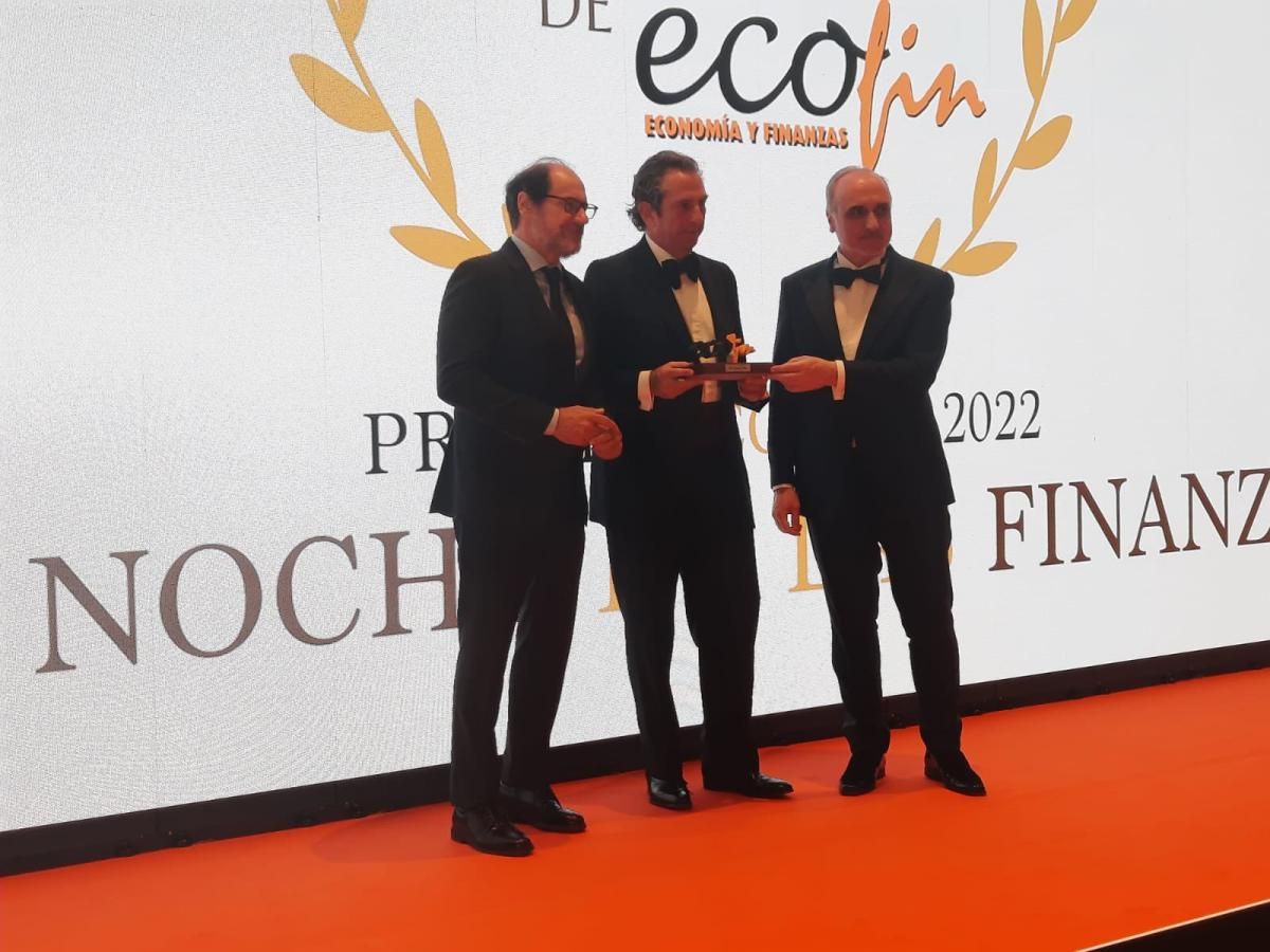 Íñigo Fernández de Mesa recibe el Premio Financiero del Año 2022
