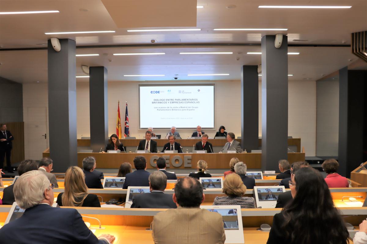 Diálogo entre parlamentarios británicos y empresas españolas