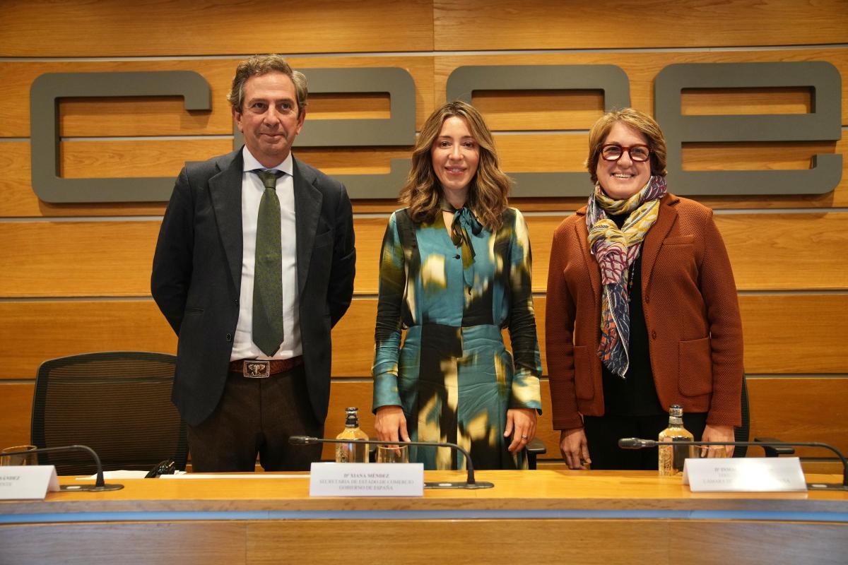 Íñigo Fernández de Mesa, Xiana Méndez e Inmaculada Riera en la inauguración del Encuentro Empresarial España-Honduras