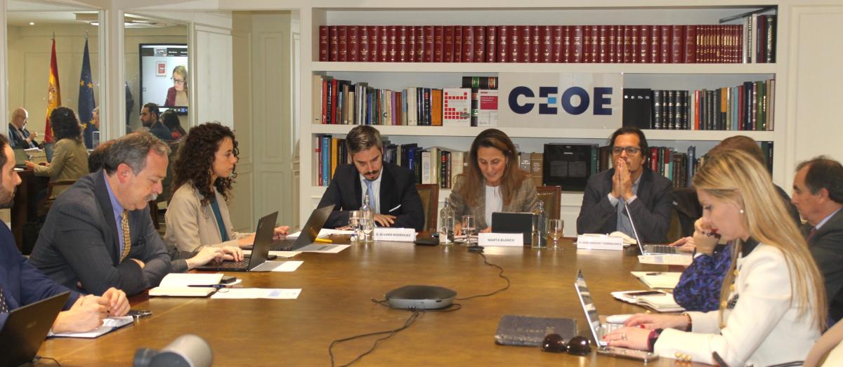 Miembros de la Comisión de Relaciones Internacionales (CEOE Internacional) e invitados