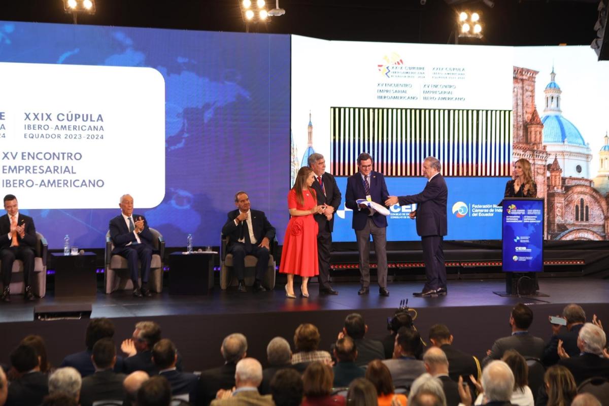 Traspaso de la presidencia por tempore de CEIB