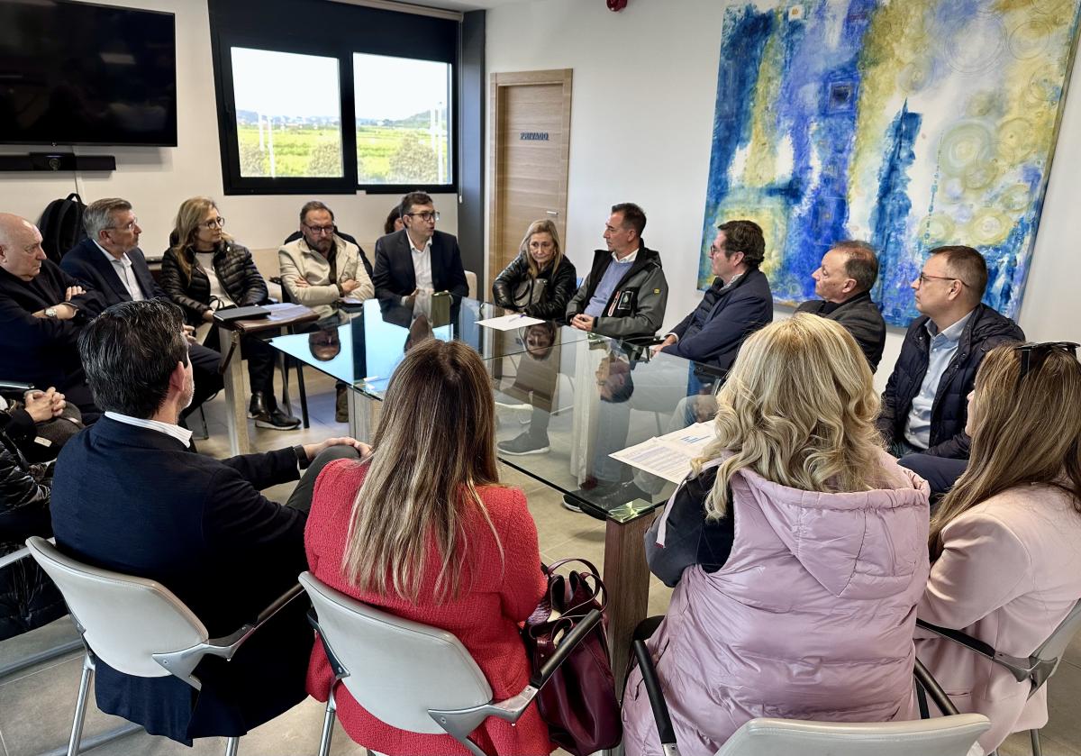 El presidente de CEOE, Antonio Garamendi, reunido con sectores afectados por la DANA en Valencia