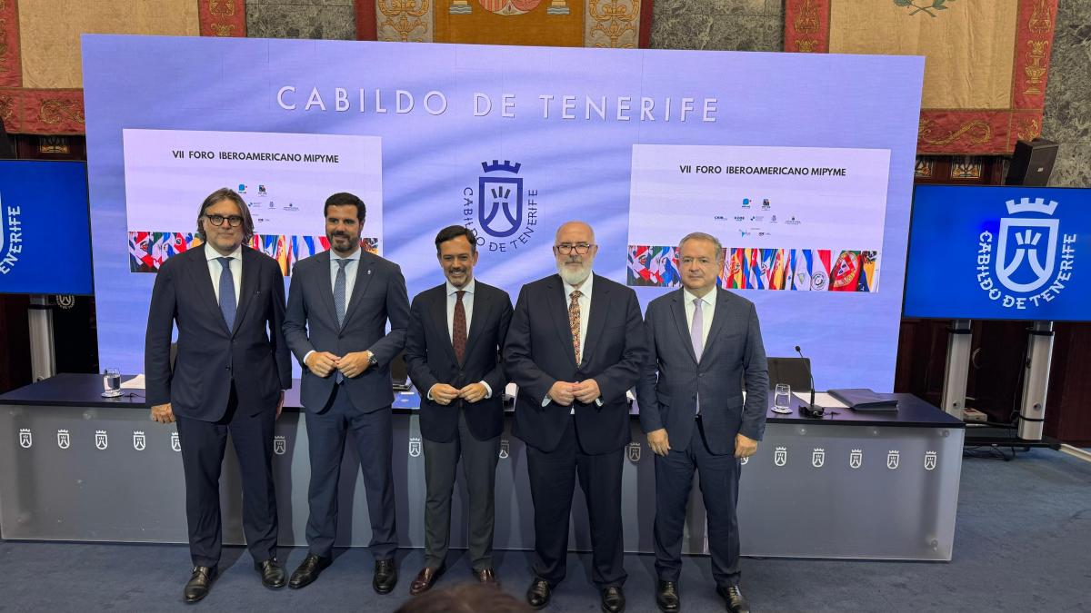 Participantes presentación VII Foro Iberoamericano de la mipyme