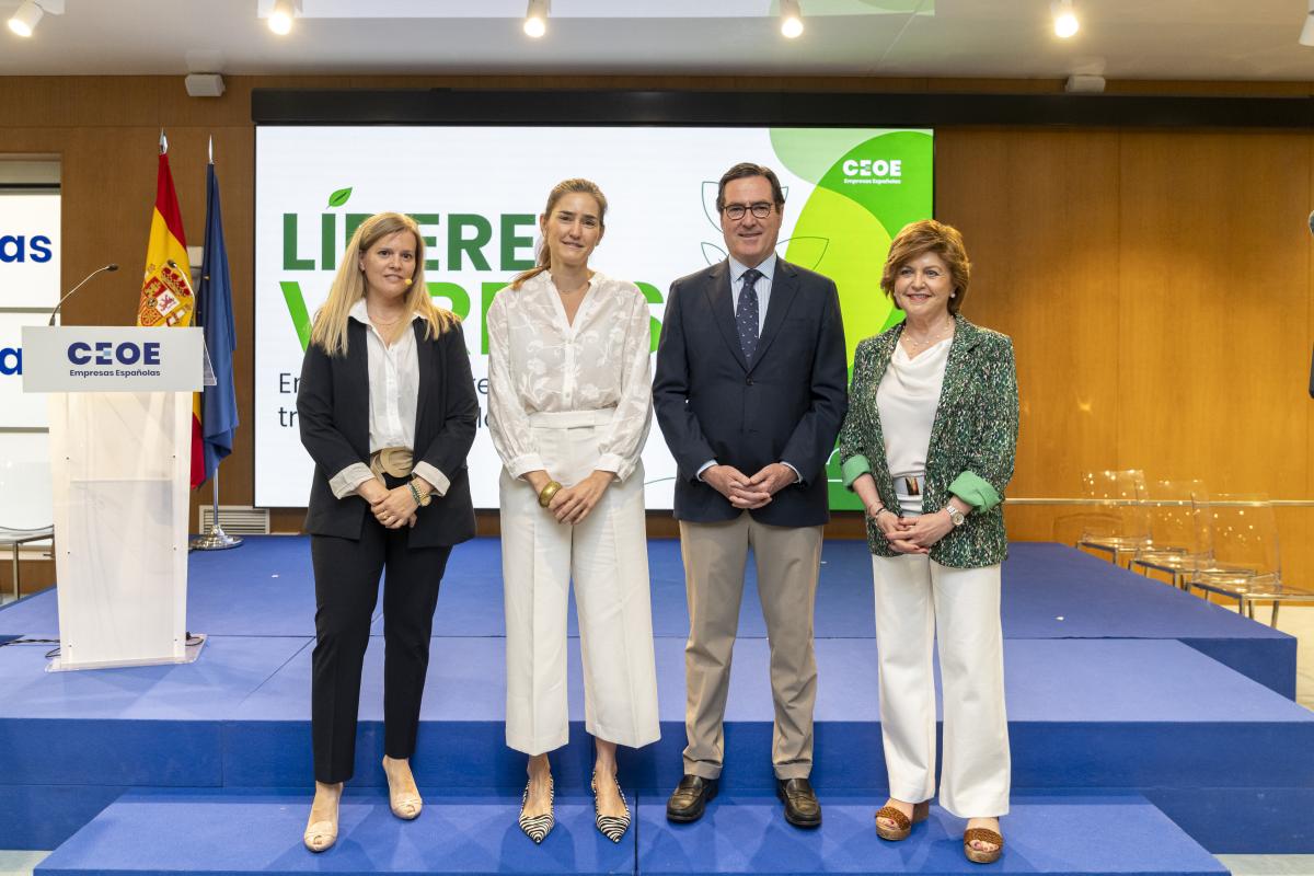 Foto familia Líderes Verdes CEOE