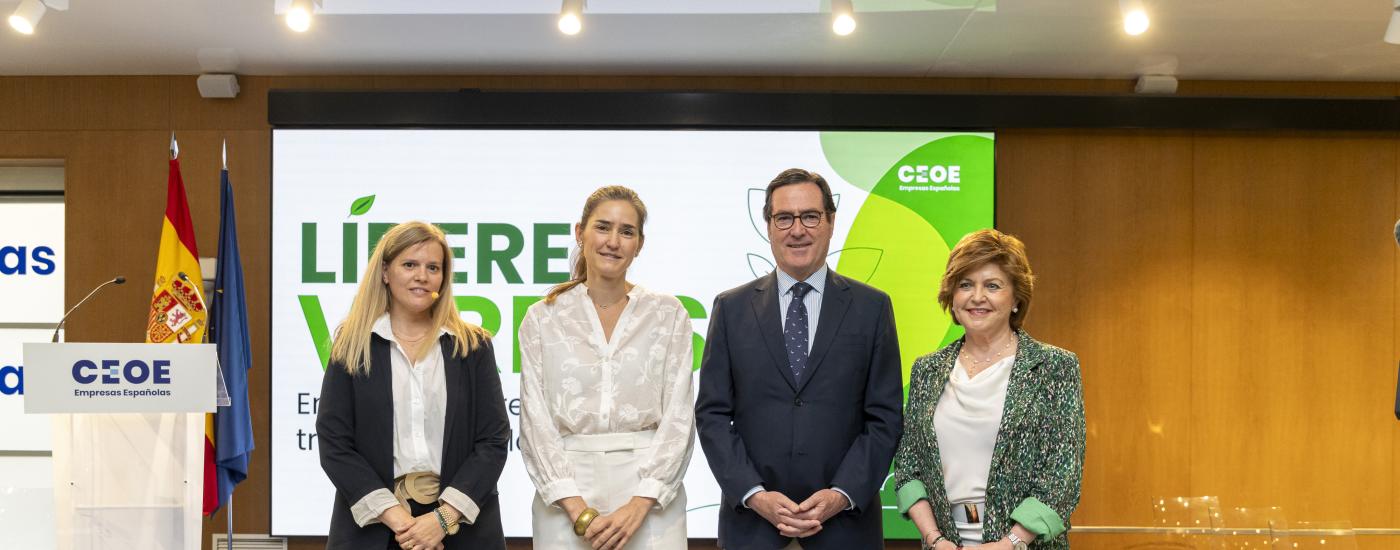 Foto familia Líderes Verdes CEOE