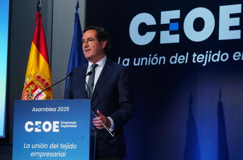 Antonio Garamendi, presidente de CEOE, durante la clausura de la Asamblea General 2025