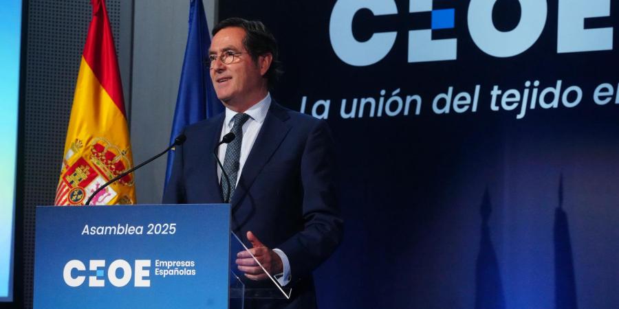 Antonio Garamendi, presidente de CEOE, durante la clausura de la Asamblea General 2025