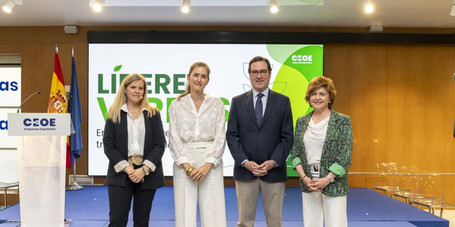 Foto familia Líderes Verdes CEOE