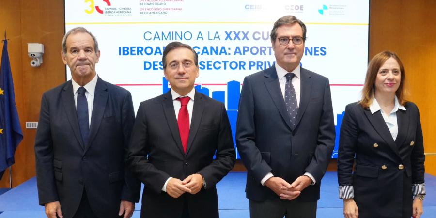 Andrés Allamand, José Manuel Albares, Antonio Garamendi y Amparo López durante la presentación del XVI Encuentro Empresarial Iberoamericano