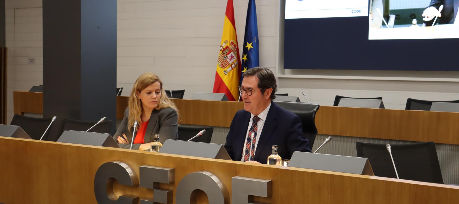 Clausura jornada energía nuclear Monitor Deloitte Riestra y Garamendi