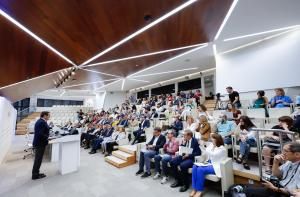 Antonio Garamendi, presidente de CEOE, en CaixaBank Dualiza