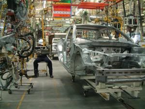 Cadena de producción de una fábrica de automóviles