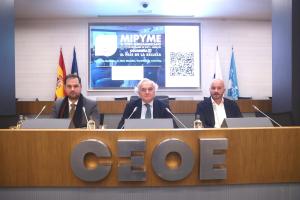 Matías Fernández, Miguel Garrido y Fermín Albadalejo durante la apertura del Congreso de FIJE 2023 en CEOE