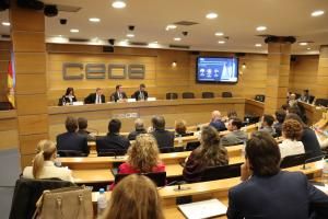 Sesión inaugural del "III Curso Liderazgo Público" de CEOE Campus