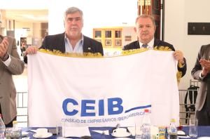Traspaso de la Presidencia protempore de CEIB a Francisco Jarrín en Cuenca, Ecuador