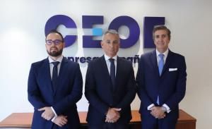 Daniel García, director general de ISMS Forum Spain; Roberto Baratta, presidente de ISMS Forum y Javier Calderón, director del Departamento de Empresas y Organizaciones CEOE