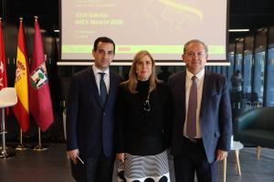 Héctor Infante, Carmen Gisela Vergara y Narciso Casado durante el conversatorio en IMEX 2026
