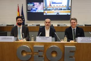 Ponentes en la jornada sobre la ley de servicios de atención a la clientela 