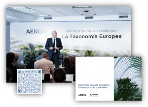 Persona exponiendo en una jornada sobre la Taxonomía Europea ante un público, con un fondo informativo de AENOR y material gráfico del evento.