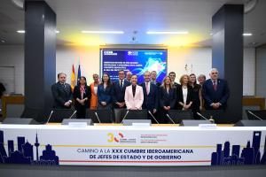 Algunos de los participantes en el Encuentro con el Sector Privado en CEOE