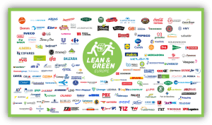 Panel con los logotipos de empresas adheridas a la iniciativa Lean & Green Europe para la reducción de emisiones y la logística sostenible.