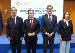 Andrés Allamand, José Manuel Albares, Antonio Garamendi y Amparo López durante la presentación del XVI Encuentro Empresarial Iberoamericano