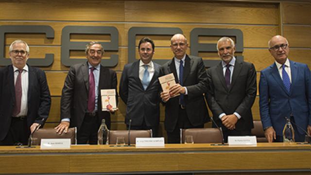 Enrico Letta presenta su libro Hacer Europa y no la guerra en CEOE 